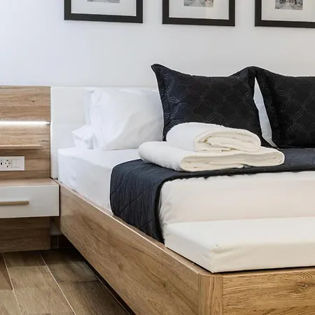 Sandra's Luxury * Tolón