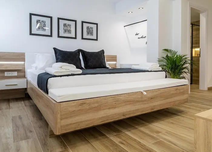 Sandra's Luxury דירה *