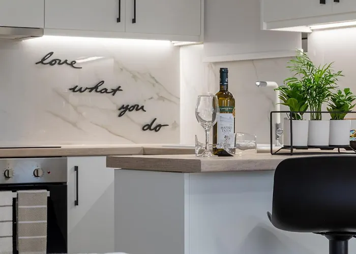 Sandra's Luxury דירה טולון