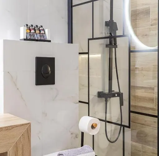 Sandra's Luxury דירה *